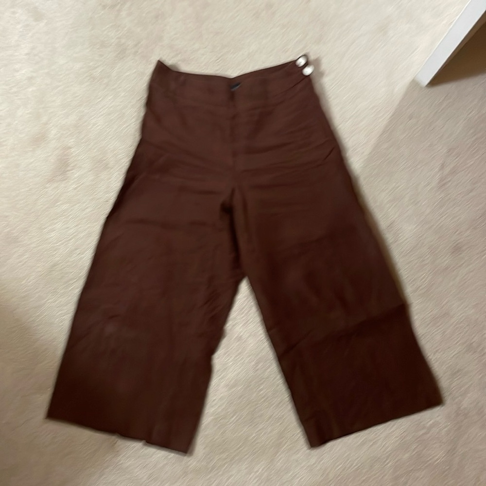 NWT - brown capri Talbots pants.